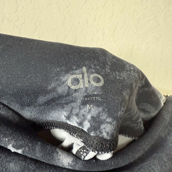 Alo Yoga Airbrush Tie Dye Marble Leggings Size Medium - Picture 3 of 4